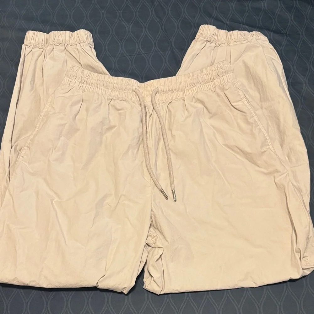 Garage Beige Elastic Waist Pants. Small